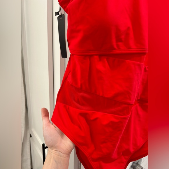 Gorgeous red mesh detail one shoulder adjustable removable strap one piece swim - Picture 4 of 4